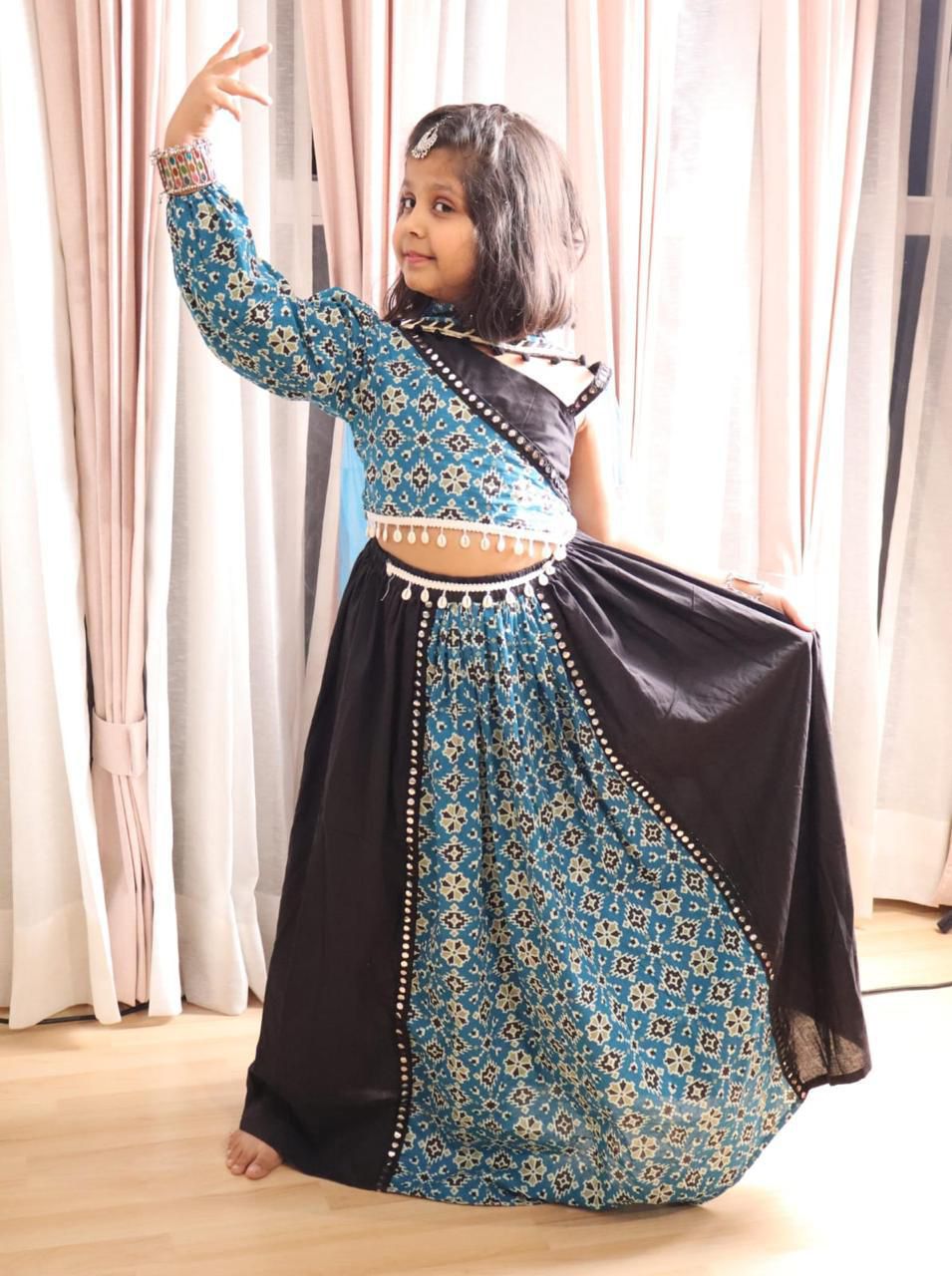 Patola Garba Lehenga